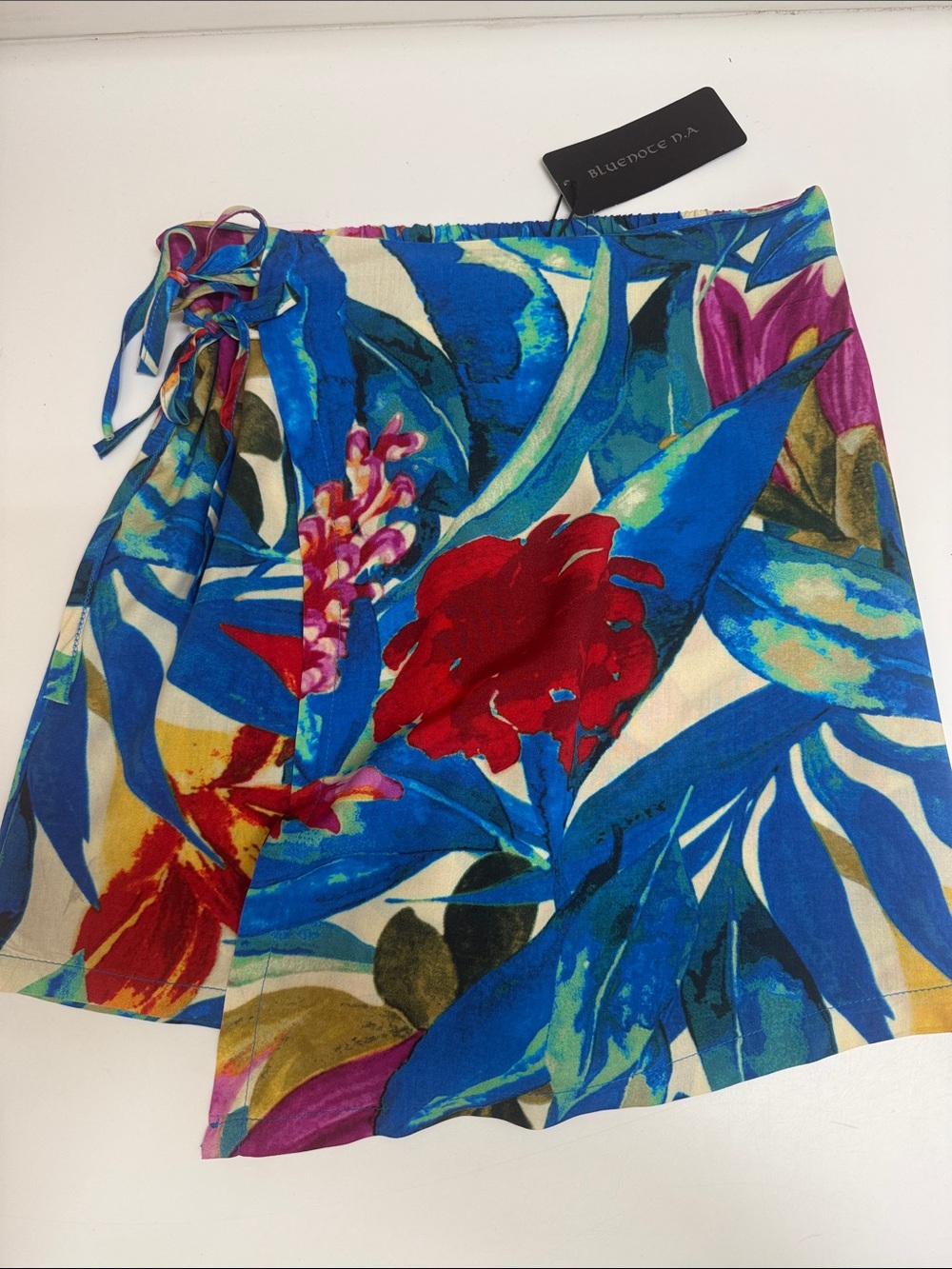 NWT Bluenotes Blue Floral Tie-Side Swim Sarong with Red & Yellow Accents